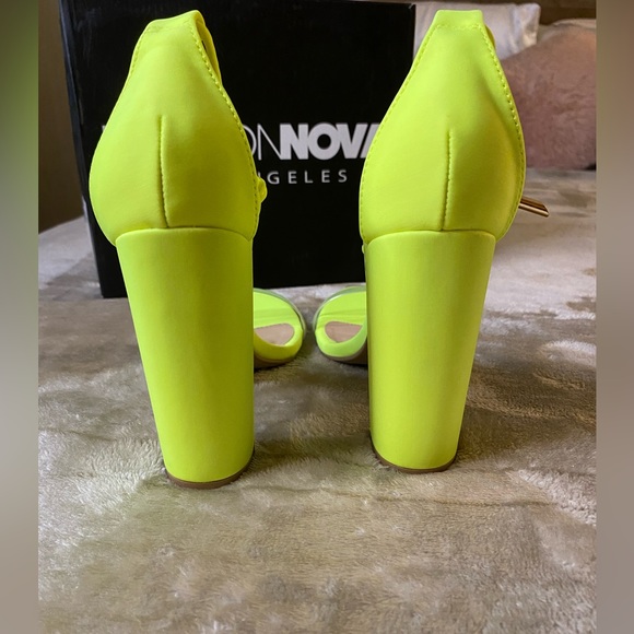 Fashion Nova Neon Yellow ‘Lose It All’ Suede Block Heel Sandals - Size 9 - Picture 6 of 6